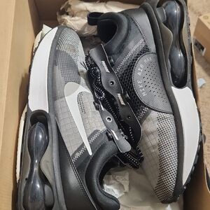 Nike Air Max (NEW) Athletic Shoes - Black and Gray